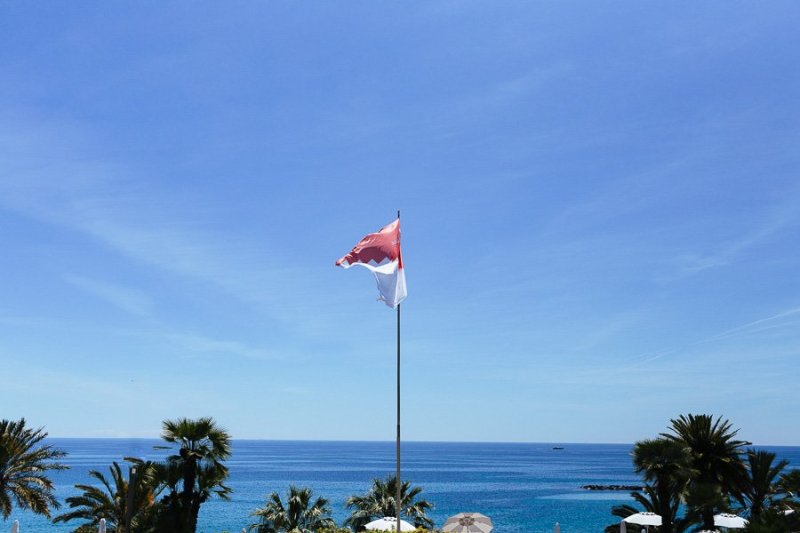 Hotel Royal Sanremo flag