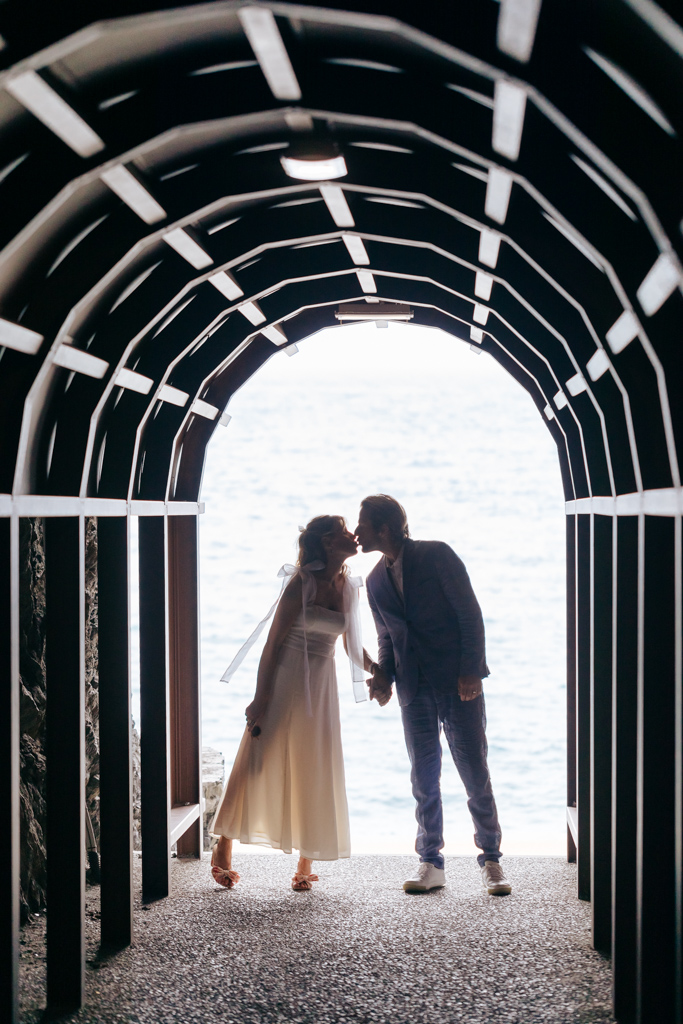 Elopement Monterosso Cinqueterre Luca Vieri Wedding Photographer