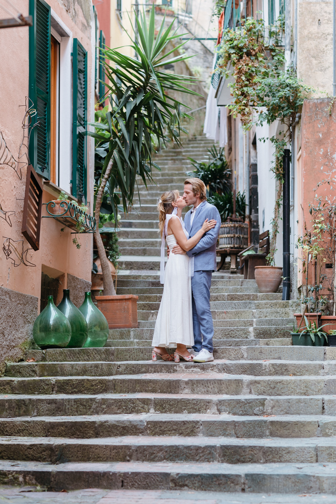 Cinqueterre Bride and Groom Monterosso Luca Vieri wedding photographer