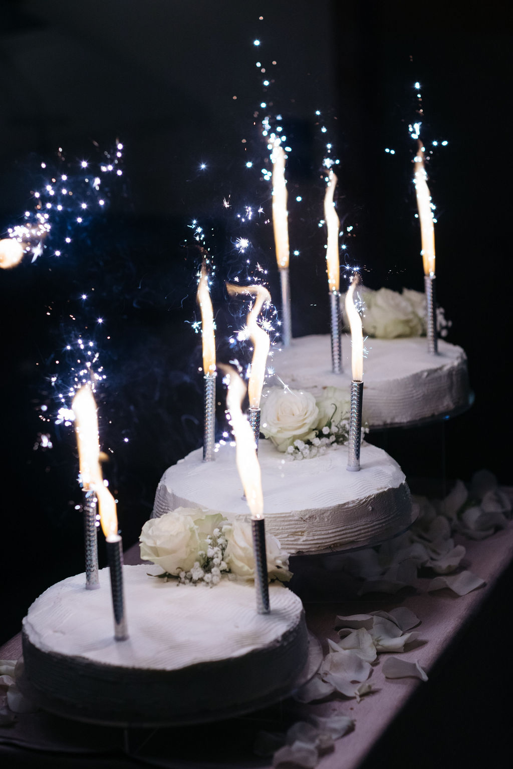 Byblos Ristorante Torta Matrimonio in alta uniforme Marina Militare Luca Vieri fotografo
