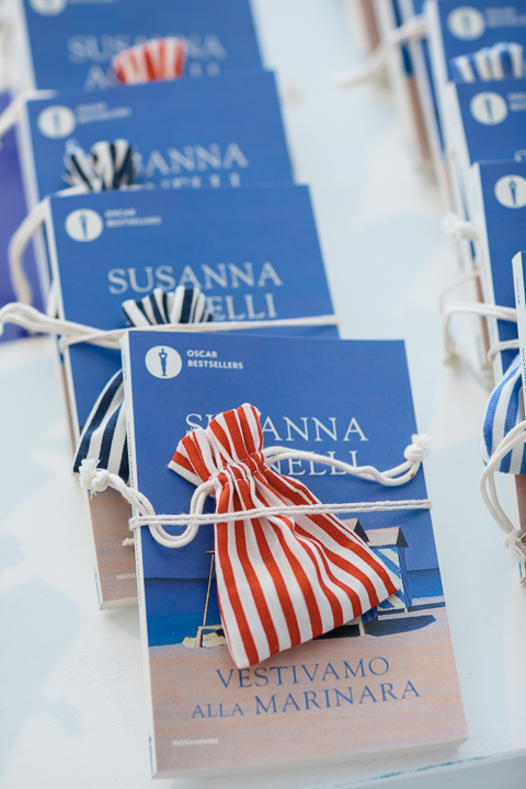 Libro Vestivamo alla Marinara Bomboniere Sposi Forte dei Marmi Versilia Luca Vieri fotografo matrimonio