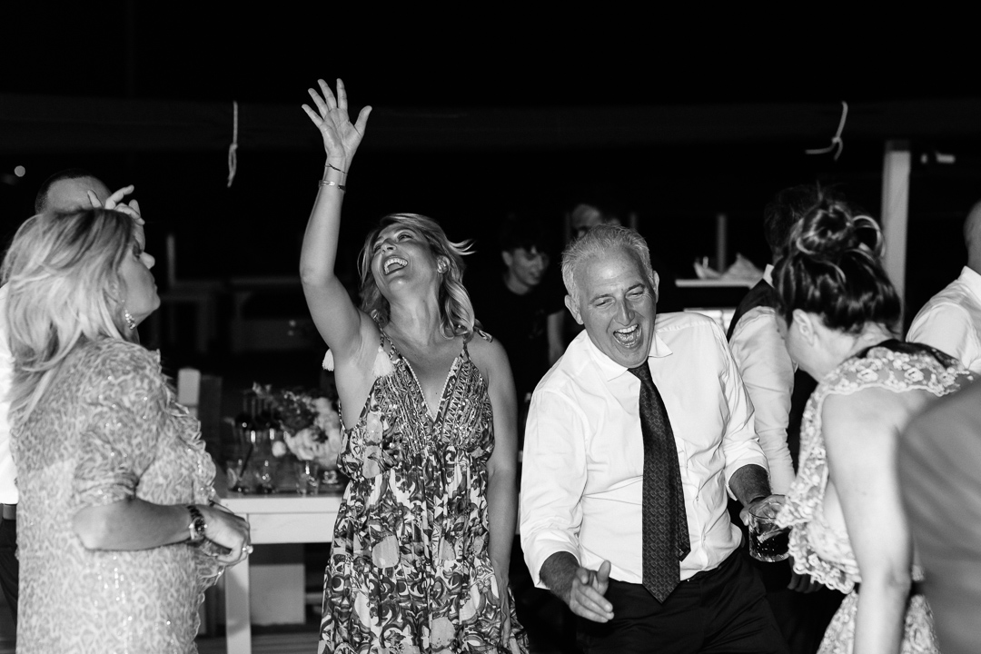 party balli spiaggia matrimonio Bagno Angelo Forte dei Marmi Versilia Luca Vieri fotografo